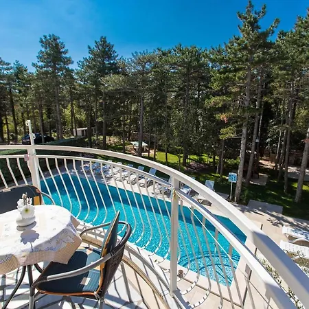 Appartamento Ana With Pool Crikvenica