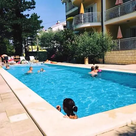 Appartamento Ana With Pool *